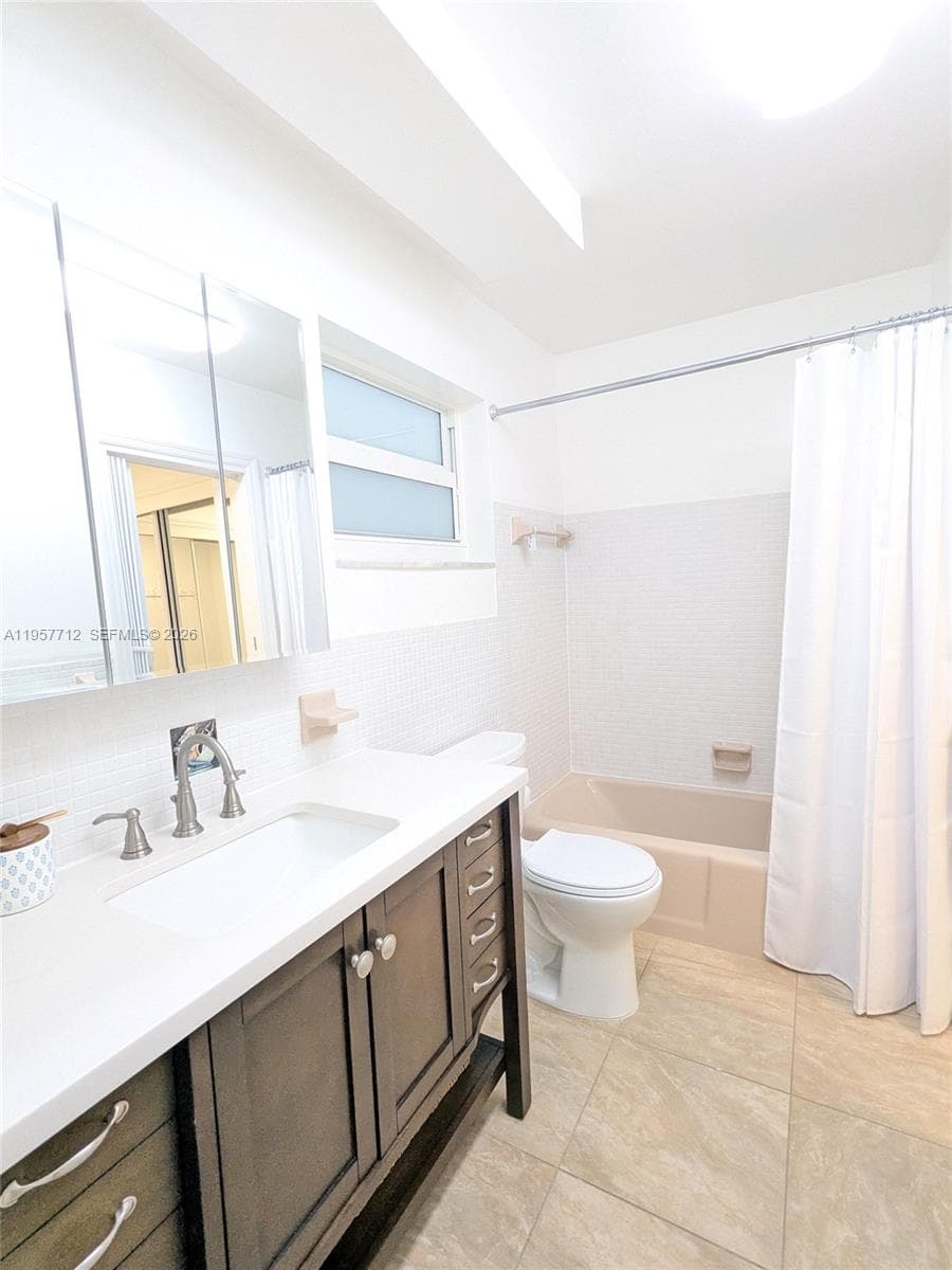 Third Gulfstream Garden · #102E in Hallandale Beach - Photo 11