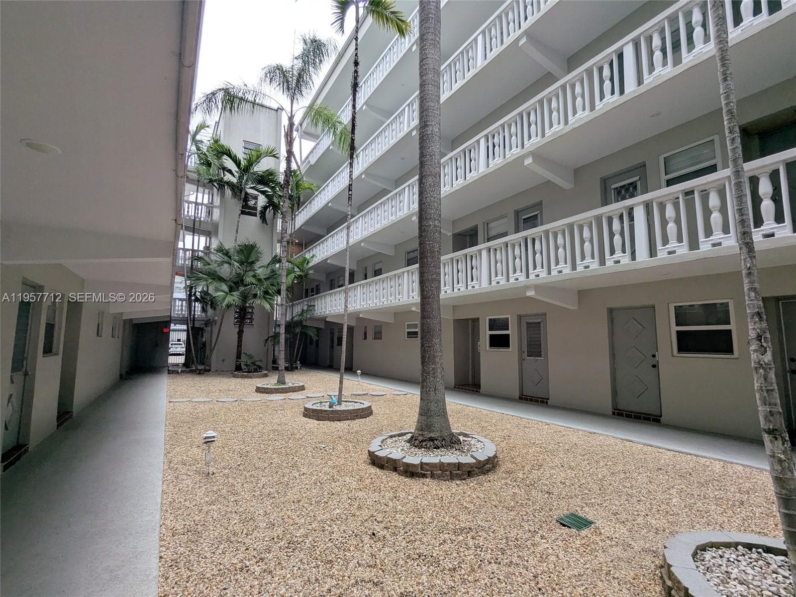 Third Gulfstream Garden · #102E in Hallandale Beach - Photo 21