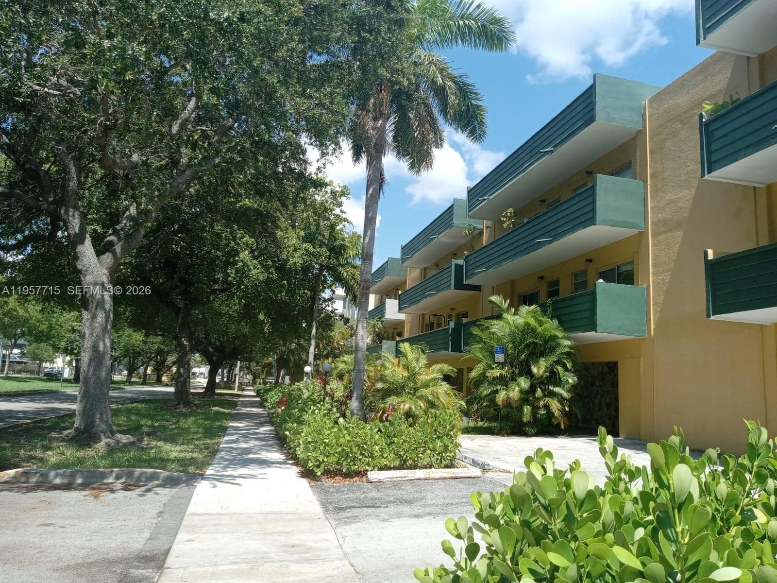 MOONRAKER CONDO · #3C in North Miami - Photo 3
