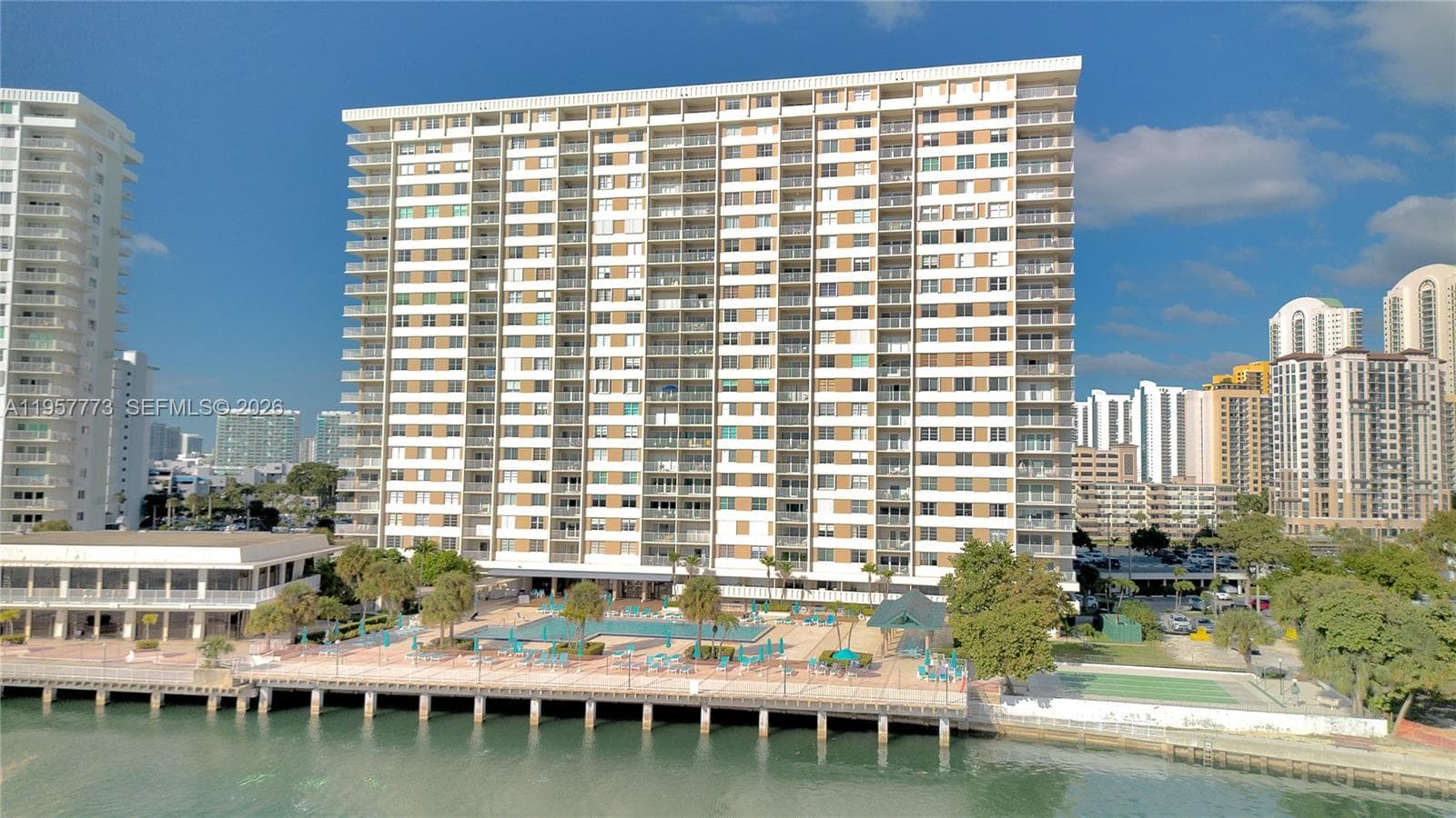 Arlen House · #PH-06 in Sunny Isles Beach - Photo 4