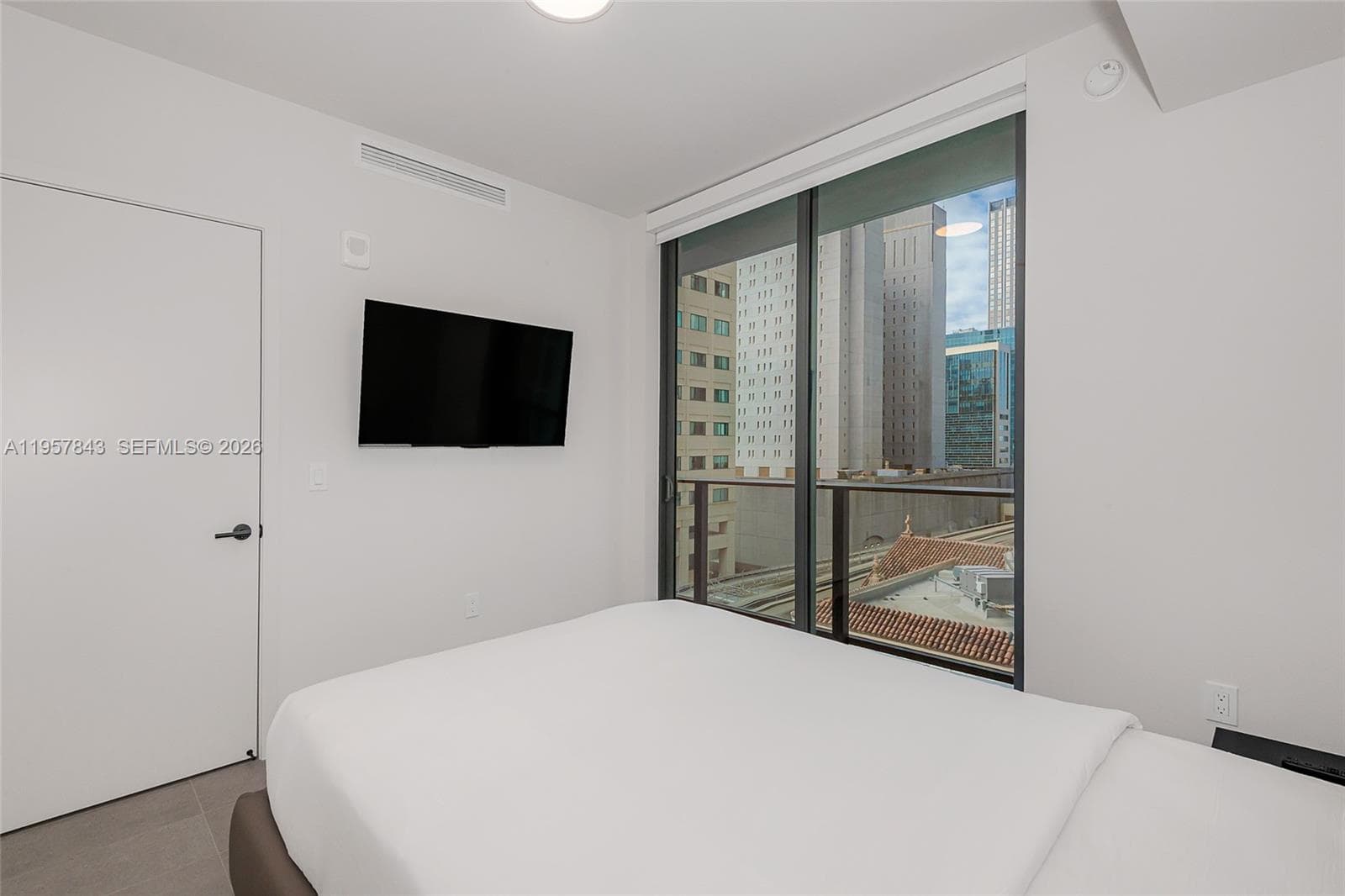 121 Ne 5TH · #706 in Miami - Photo 13