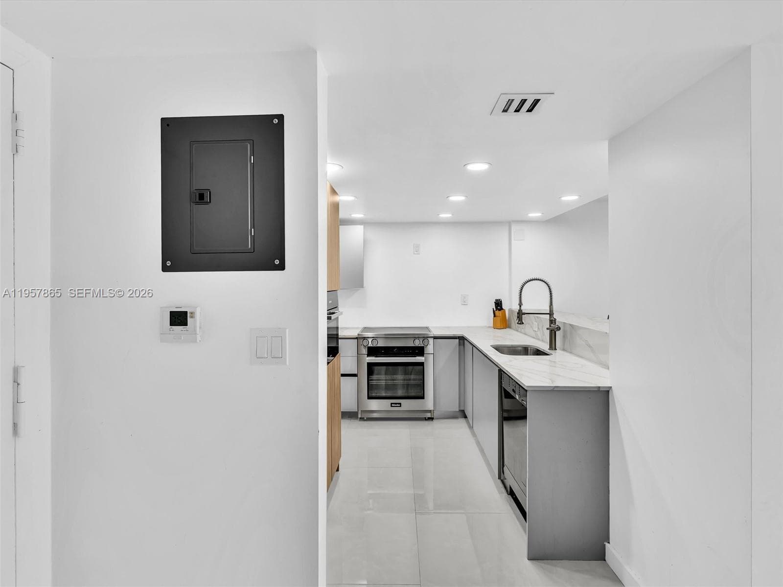10000 PLAZA CONDO-SOUTH T · #201 in Bay Harbor Islands - Photo 12
