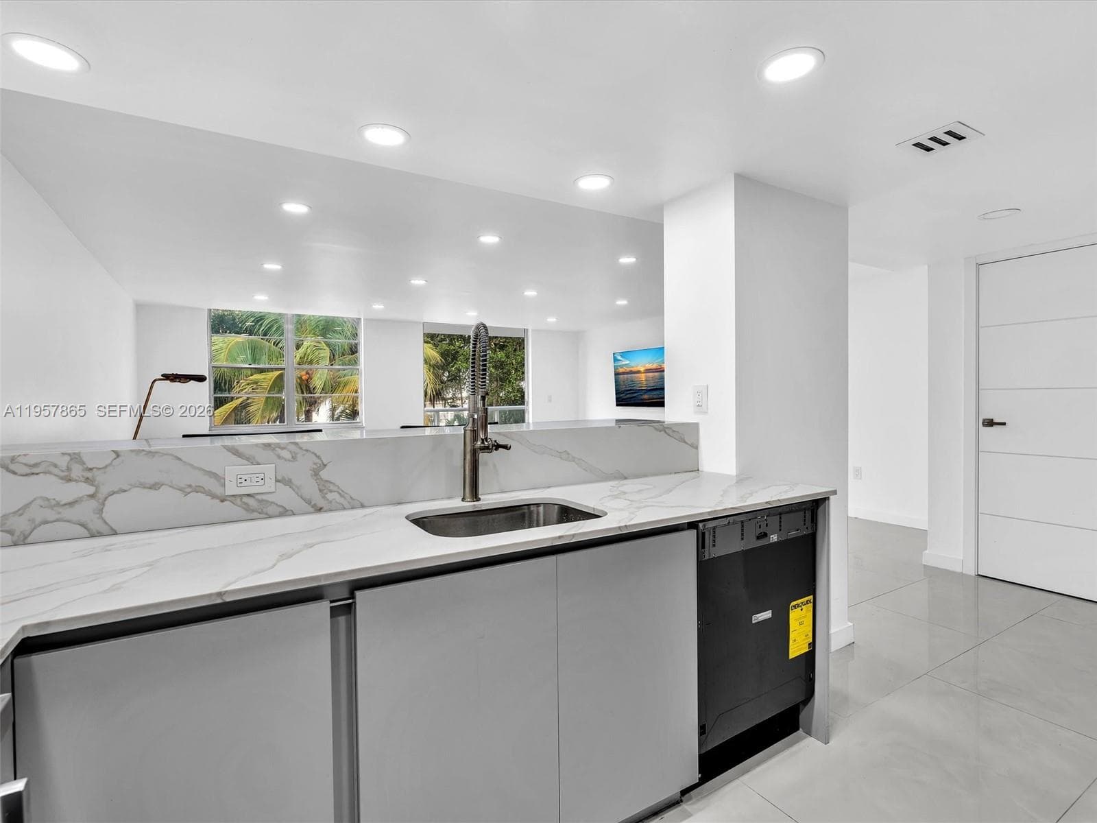 10000 PLAZA CONDO-SOUTH T · #201 in Bay Harbor Islands - Photo 19