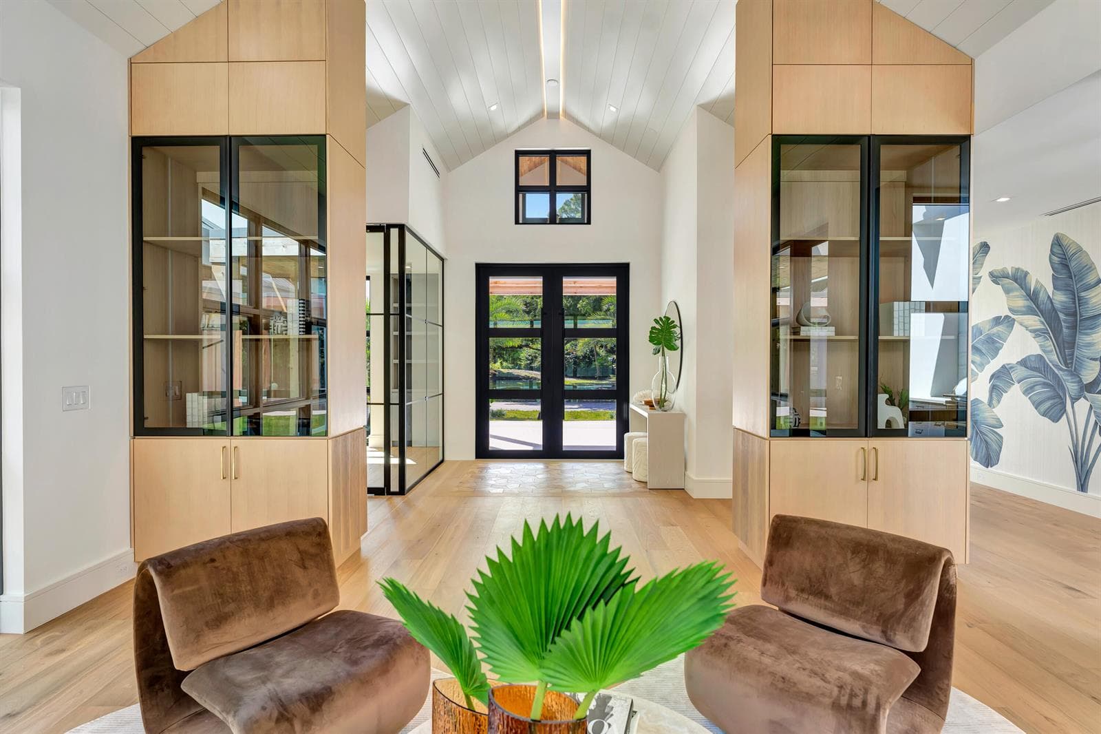 Club Room/Front Entry