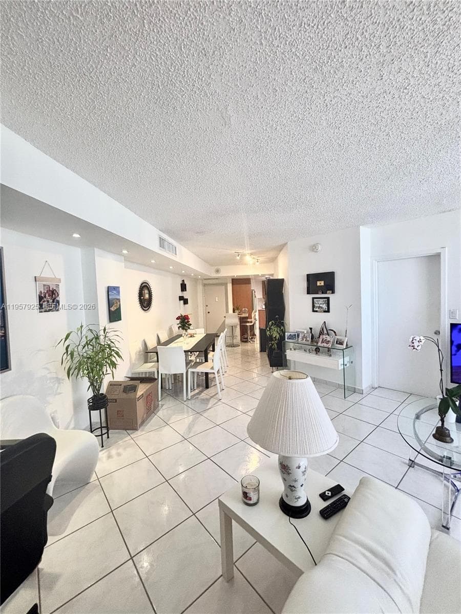 FOUR AMBASSADORS CONDO PH · #1905 in Miami - Photo 16