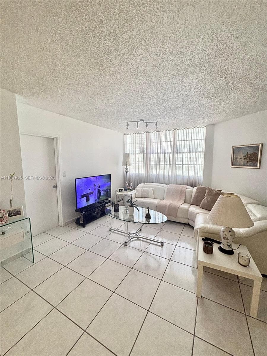 FOUR AMBASSADORS CONDO PH · #1905 in Miami - Photo 18