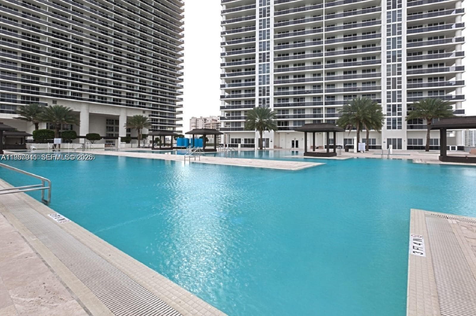 BEACH CLUB TWO CONDO · #3810 in Hallandale Beach - Photo 44