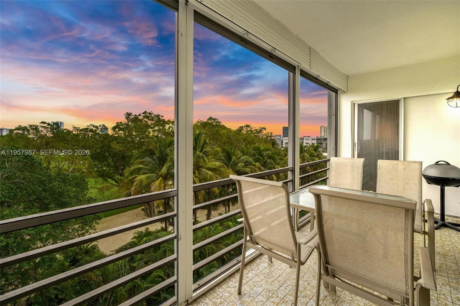 Fayrways Royale · #602 in Hallandale Beach - Photo 41