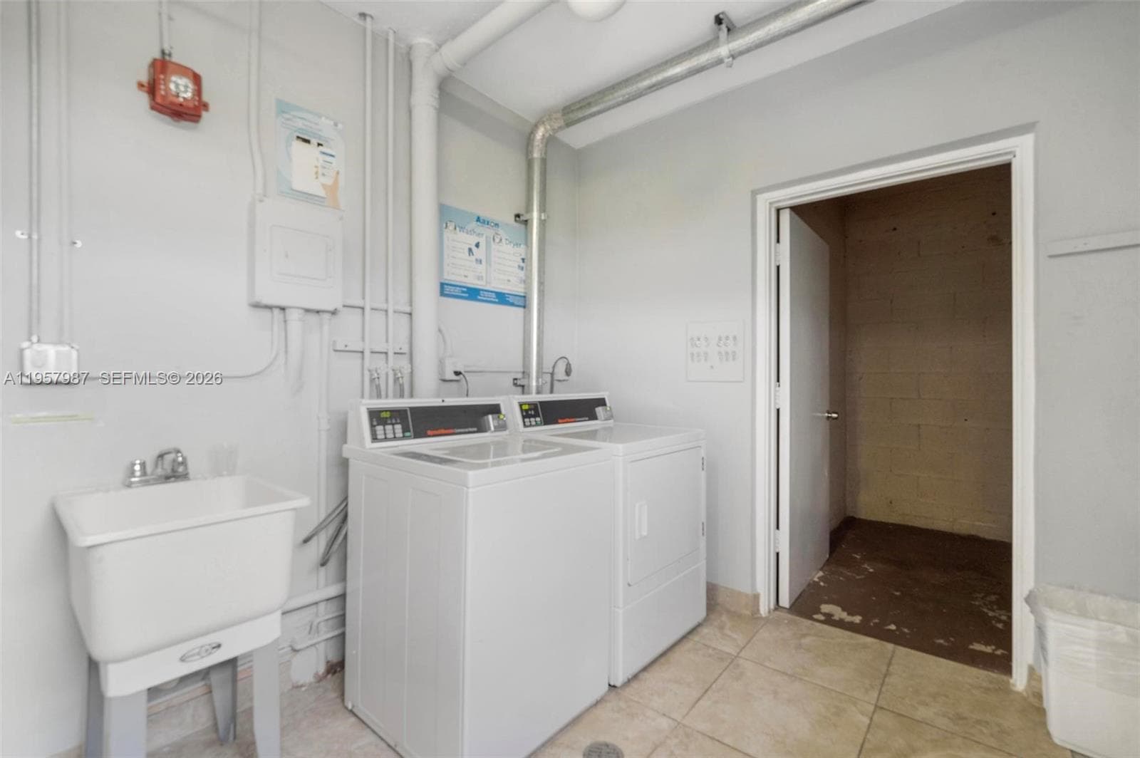 Fayrways Royale · #602 in Hallandale Beach - Photo 37