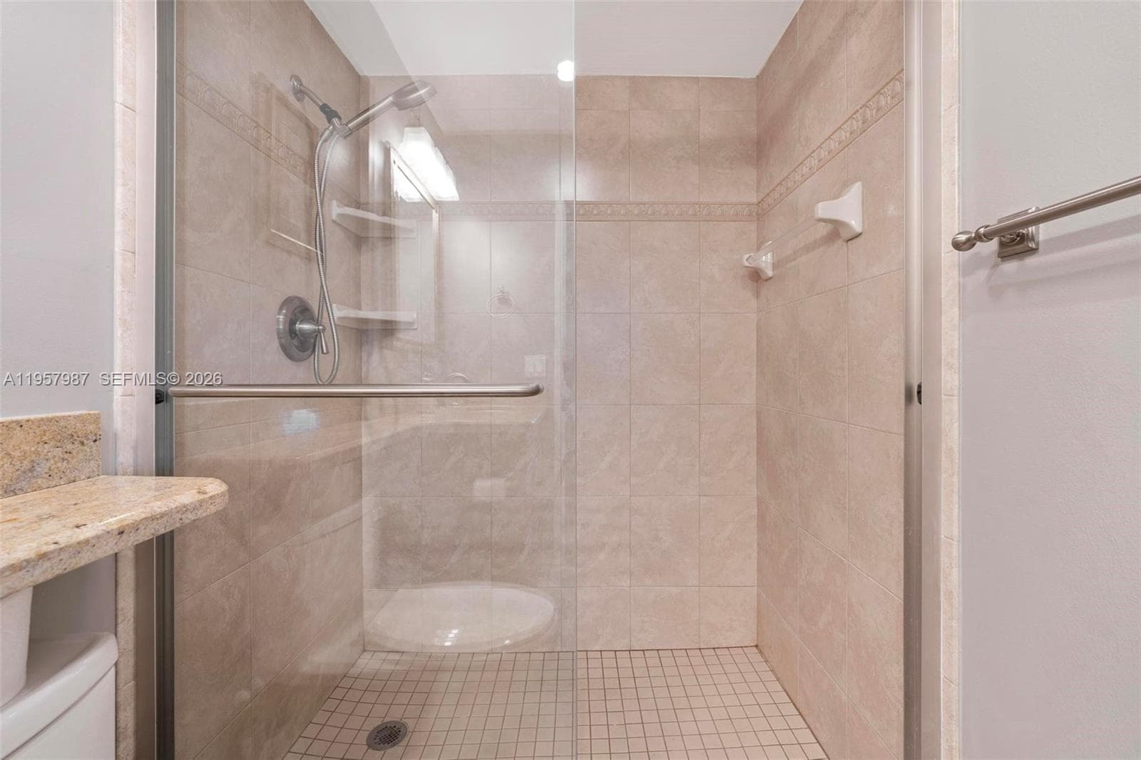 Fayrways Royale · #602 in Hallandale Beach - Photo 11