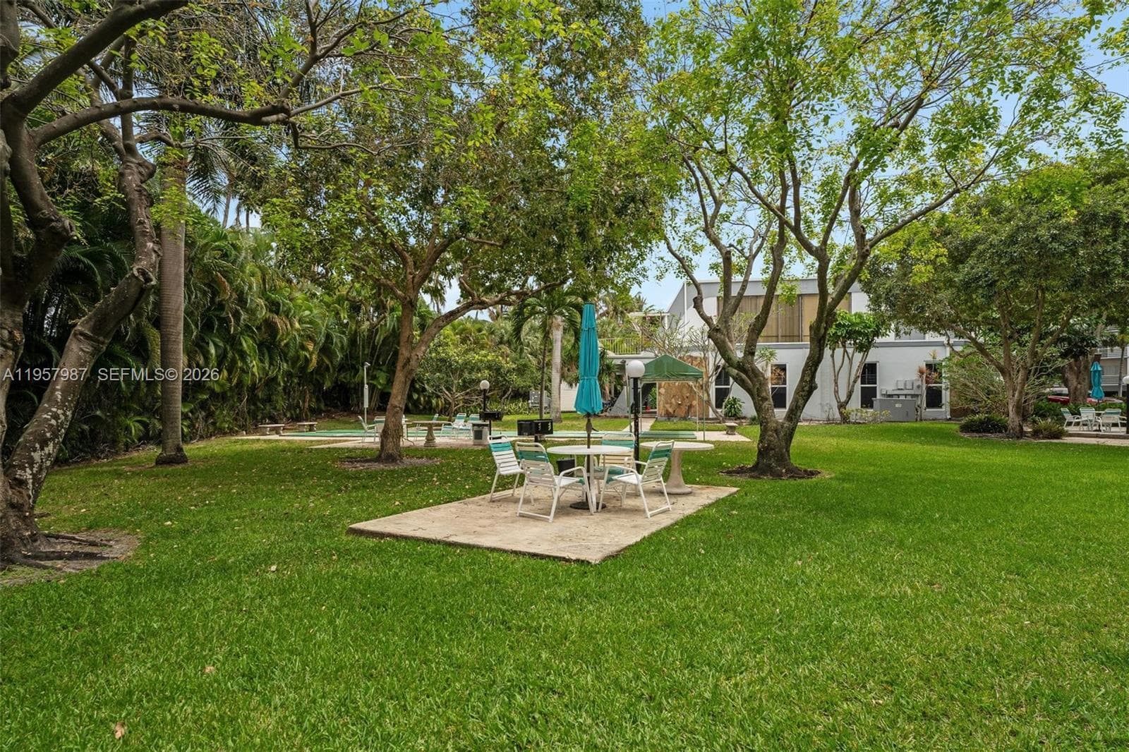 Fayrways Royale · #602 in Hallandale Beach - Photo 31