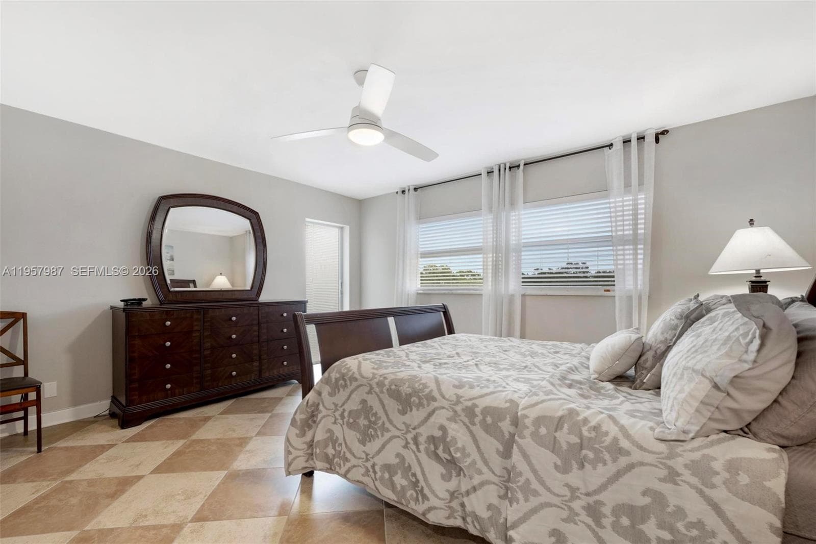 Fayrways Royale · #602 in Hallandale Beach - Photo 8