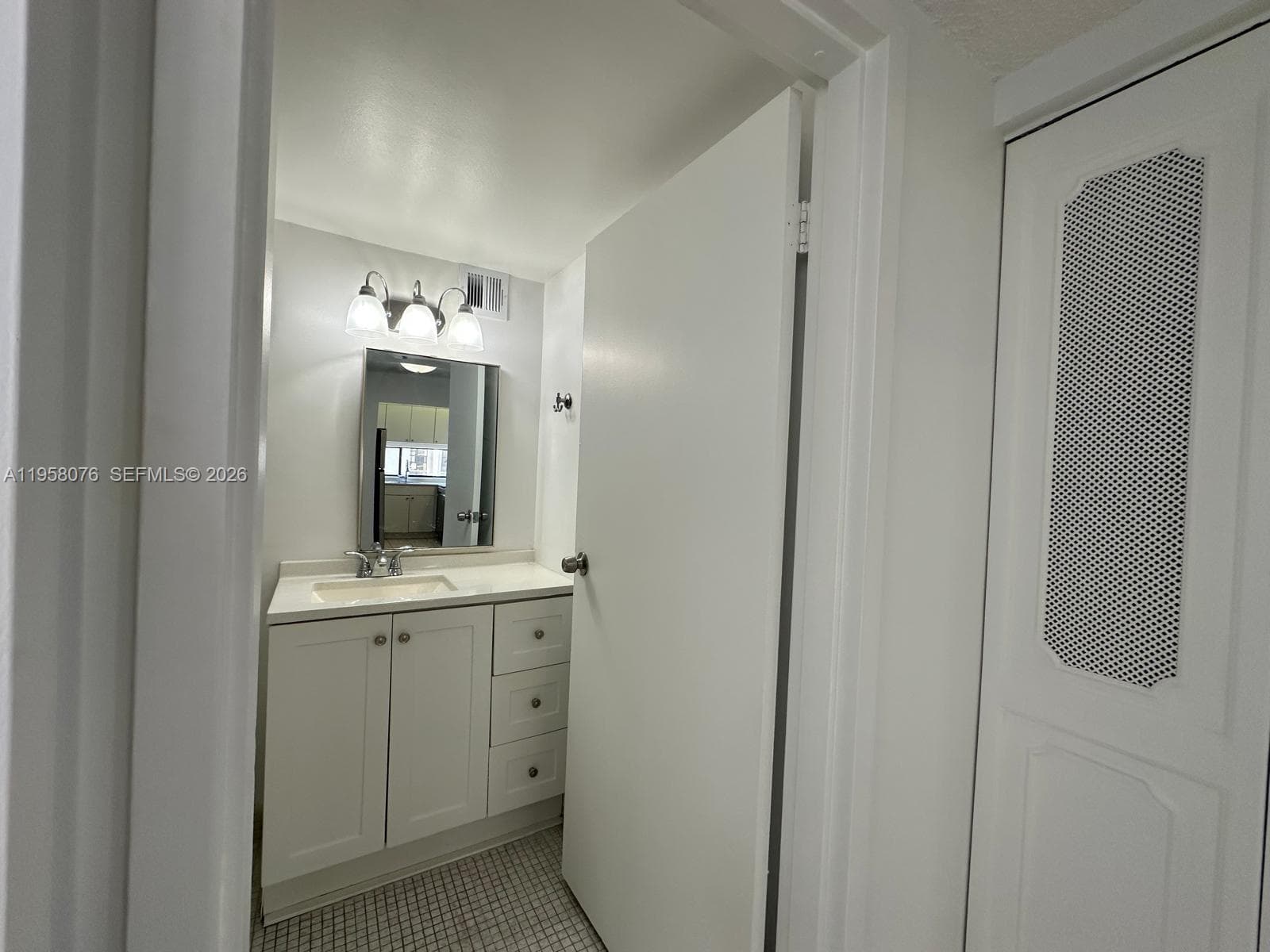 PLAZA OF AMERICAS CONDO P · #617 in Sunny Isles Beach - Photo 16