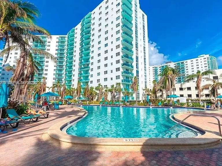 Tides On Hollywood Beach · #PH16Z in Hollywood - Photo 7