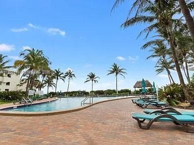 Tides On Hollywood Beach · #PH16Z in Hollywood - Photo 9