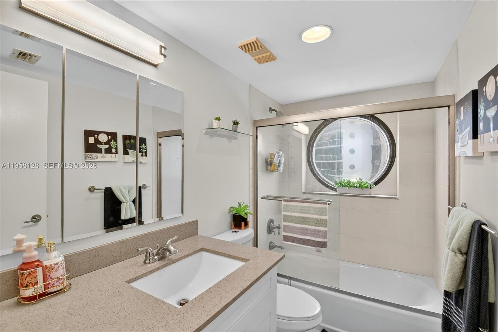 HARBORSIDE AT THE WATERWA · #410 in Aventura - Photo 16