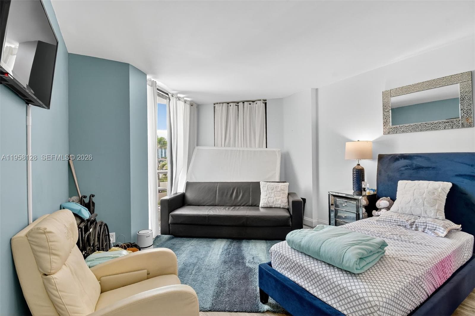 HARBORSIDE AT THE WATERWA · #410 in Aventura - Photo 15