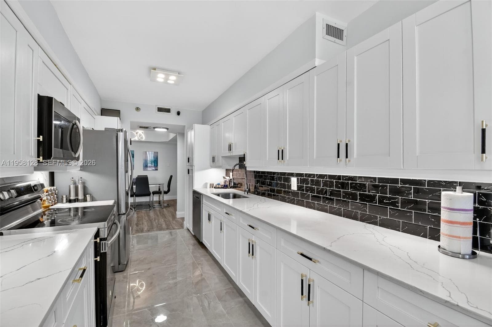HARBORSIDE AT THE WATERWA · #410 in Aventura - Photo 8
