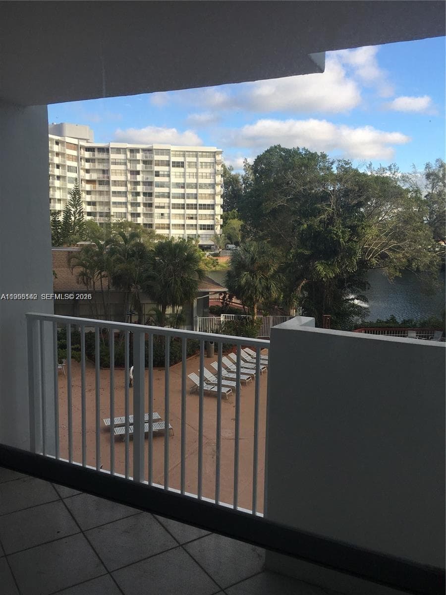 WILSHIRE CONDO · #315W in Miami - Photo 26