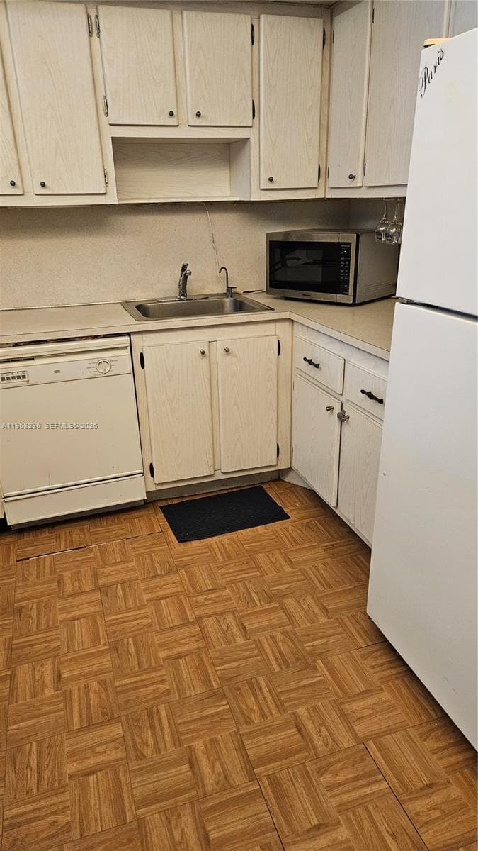 WOODSIDE APTS CONDO · #A217 in North Miami Beach - Photo 13