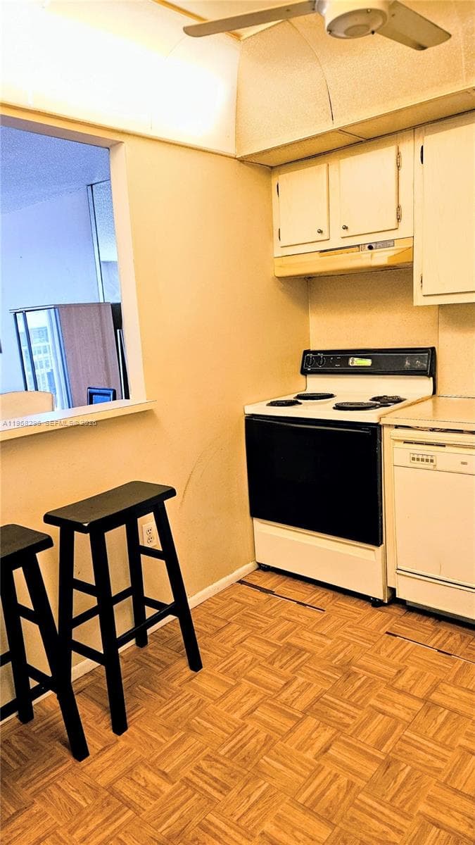 WOODSIDE APTS CONDO · #A217 in North Miami Beach - Photo 12