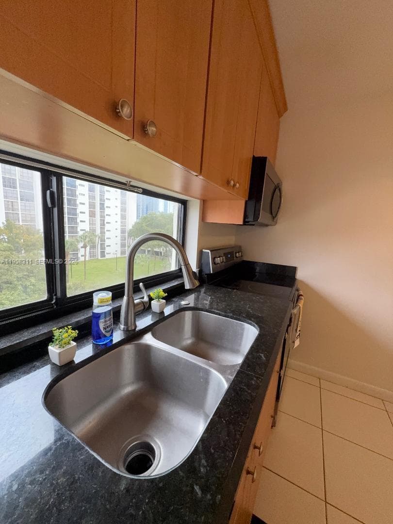 PLAZA OF AMERICAS CONDO P · #507 in Sunny Isles Beach - Photo 12