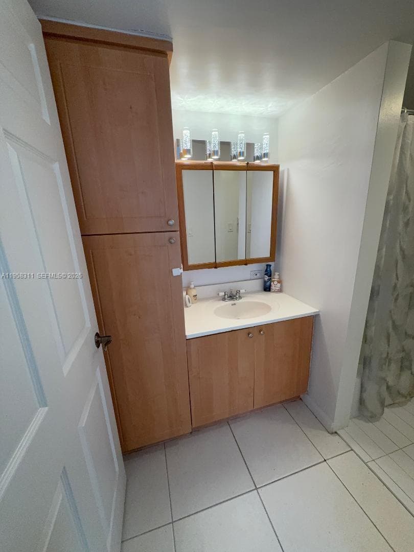 PLAZA OF AMERICAS CONDO P · #507 in Sunny Isles Beach - Photo 15