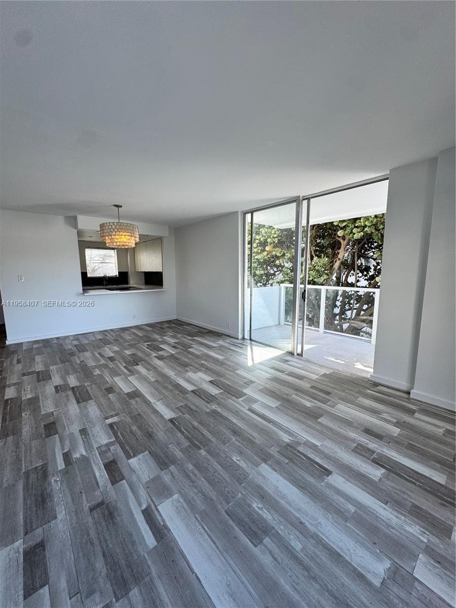 BAY PARK TOWERS CONDO · #303 in Miami - Photo 5