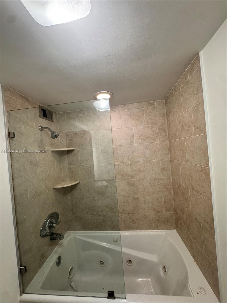 BAY PARK TOWERS CONDO · #303 in Miami - Photo 11