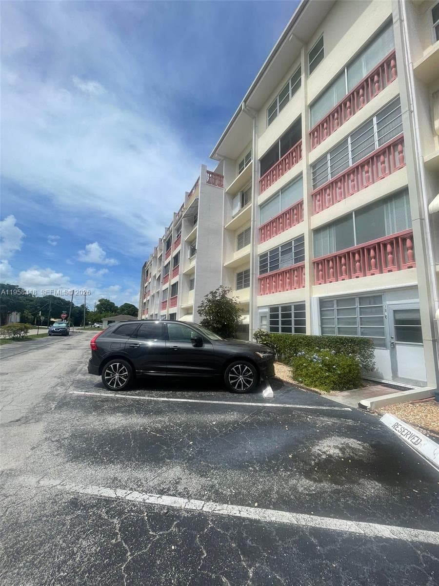 FIRST GULFSTREAM GARDEN · #103C in Hallandale Beach - Photo 3
