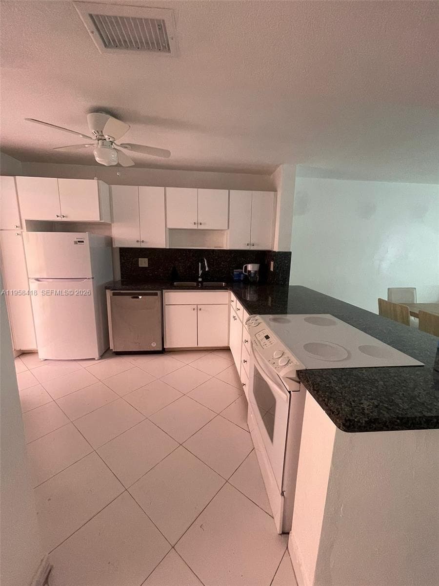 FIRST GULFSTREAM GARDEN · #103C in Hallandale Beach - Photo 15