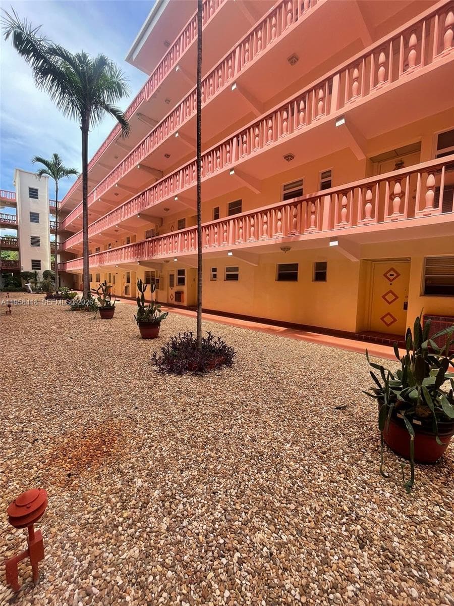 FIRST GULFSTREAM GARDEN · #103C in Hallandale Beach - Photo 4