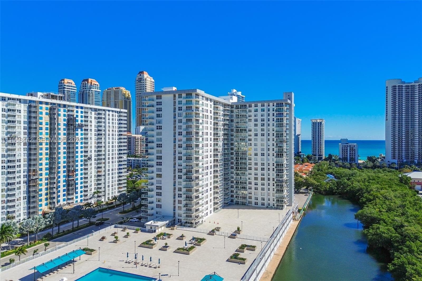 WINSTON TOWER 300 CONDO · #1404 in Sunny Isles Beach - Photo 42
