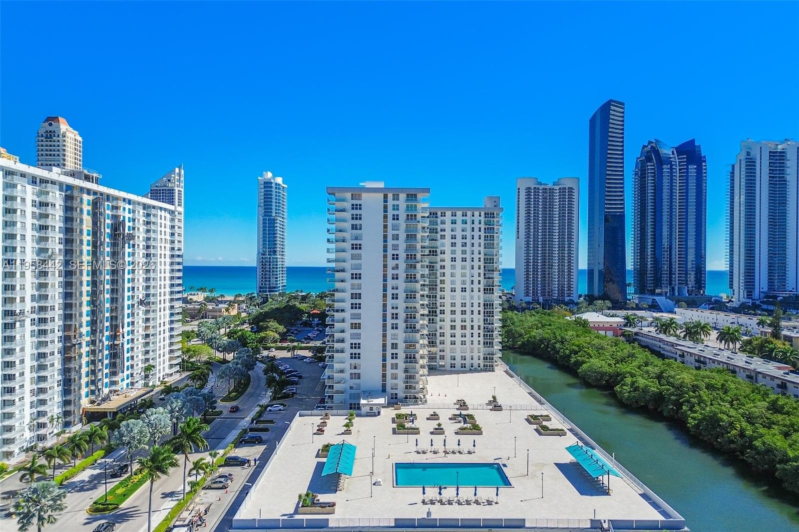 WINSTON TOWER 300 CONDO · #1404 in Sunny Isles Beach - Photo 1