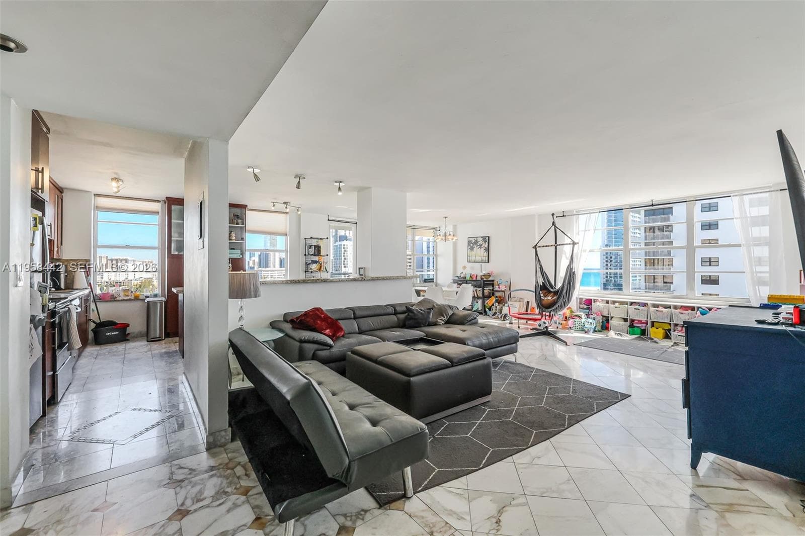 WINSTON TOWER 300 CONDO · #1404 in Sunny Isles Beach - Photo 4