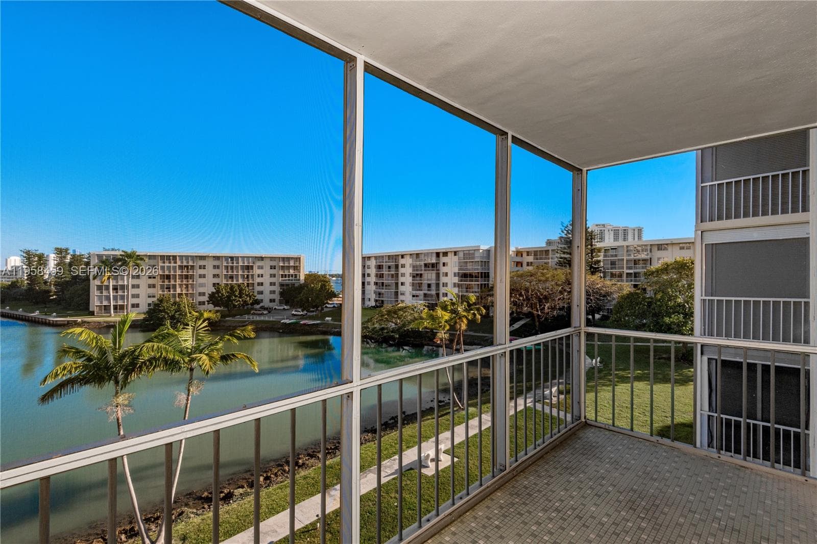 J · #J405 in Aventura - Photo 6