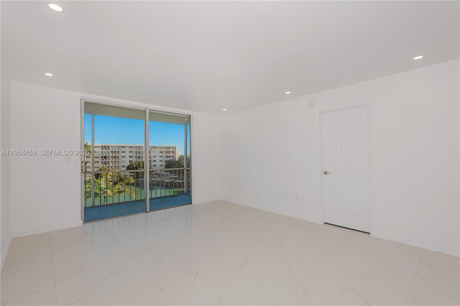 J · #J405 in Aventura - Photo 17