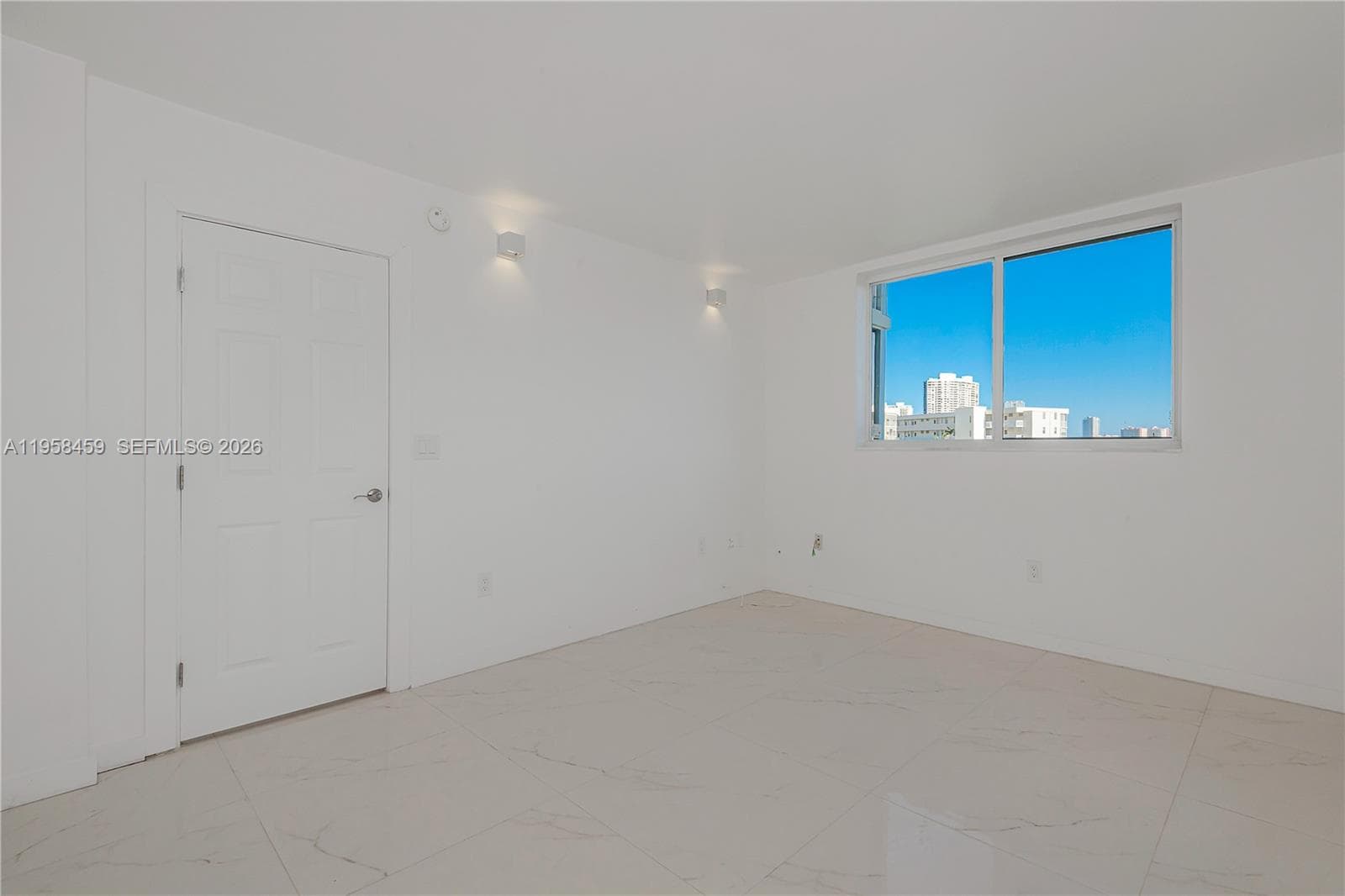 J · #J405 in Aventura - Photo 20