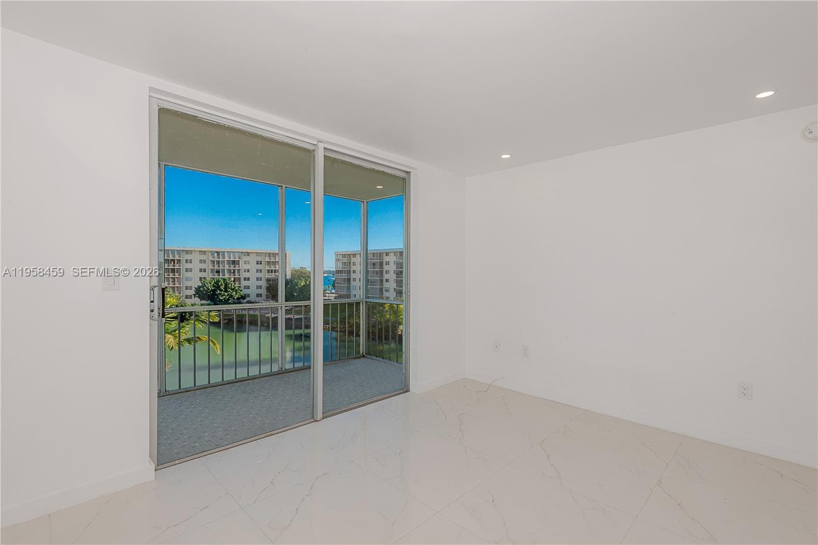 J · #J405 in Aventura - Photo 18