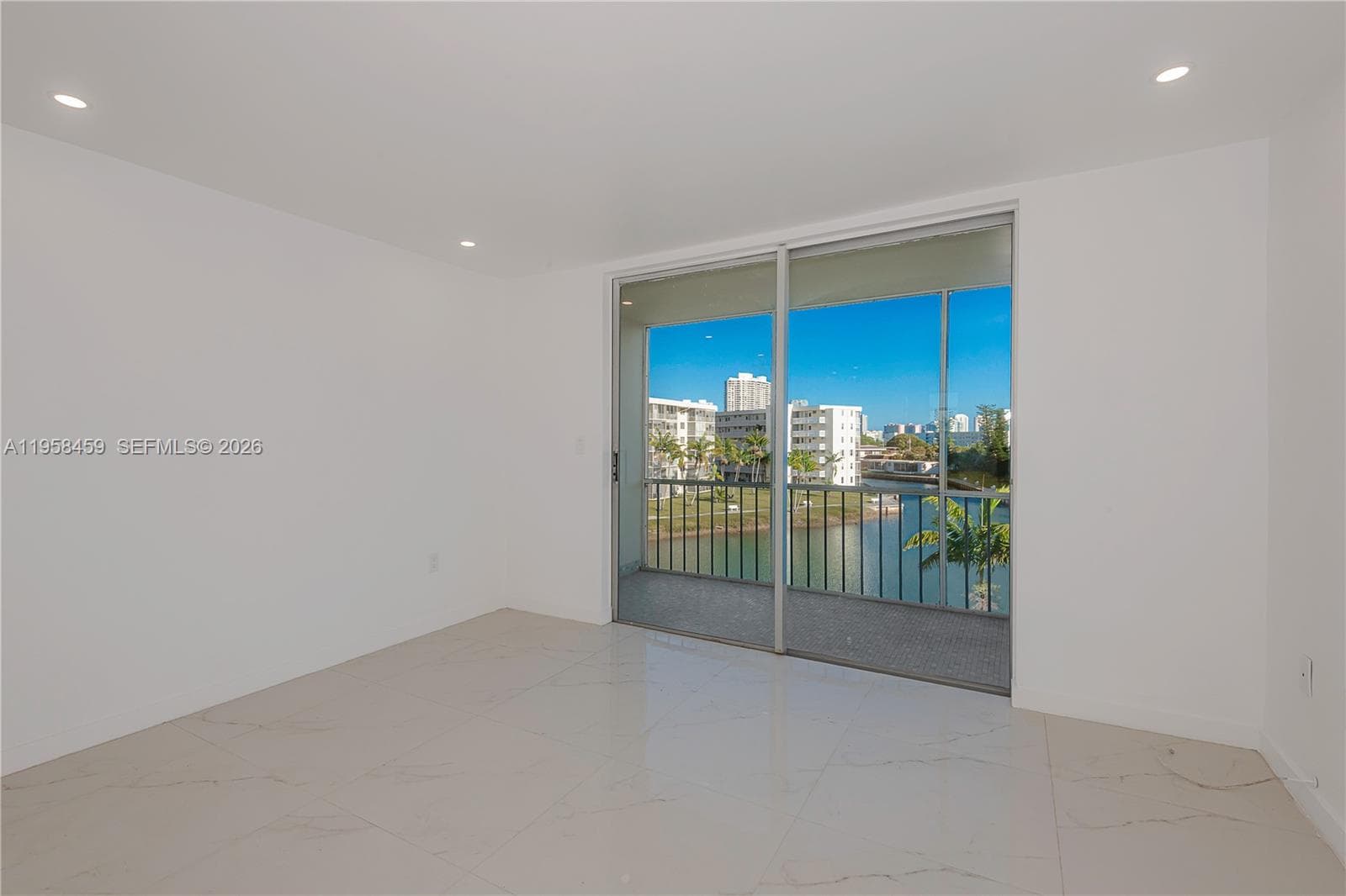 J · #J405 in Aventura - Photo 19
