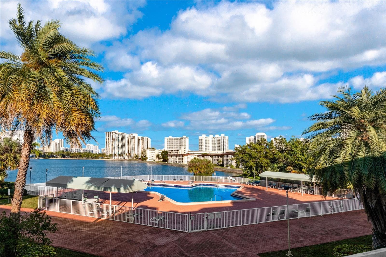 J · #J405 in Aventura - Photo 29