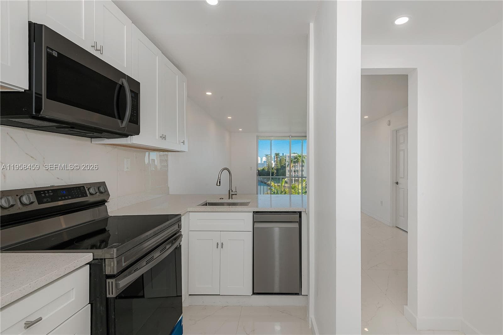 J · #J405 in Aventura - Photo 8