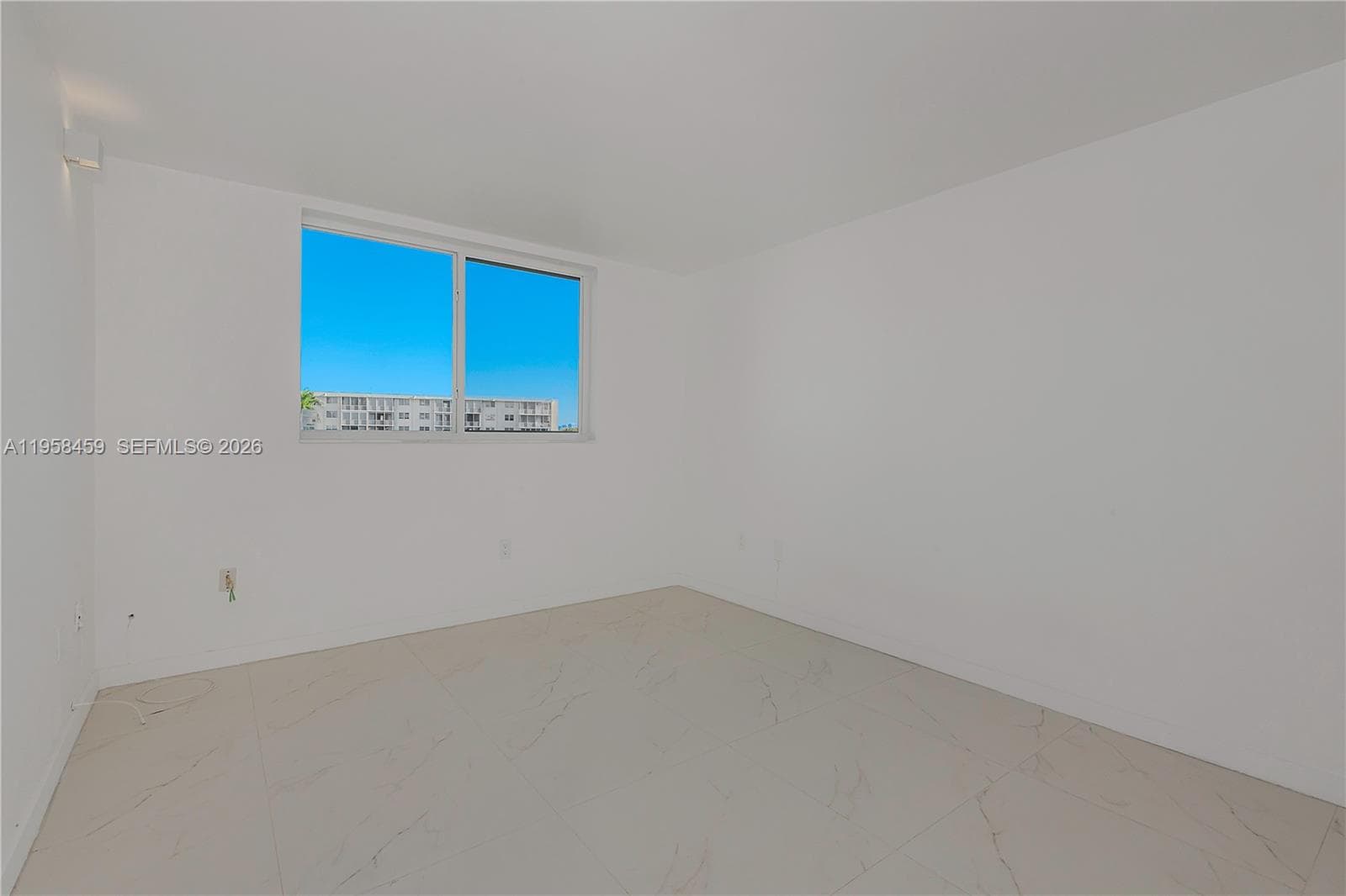 J · #J405 in Aventura - Photo 21