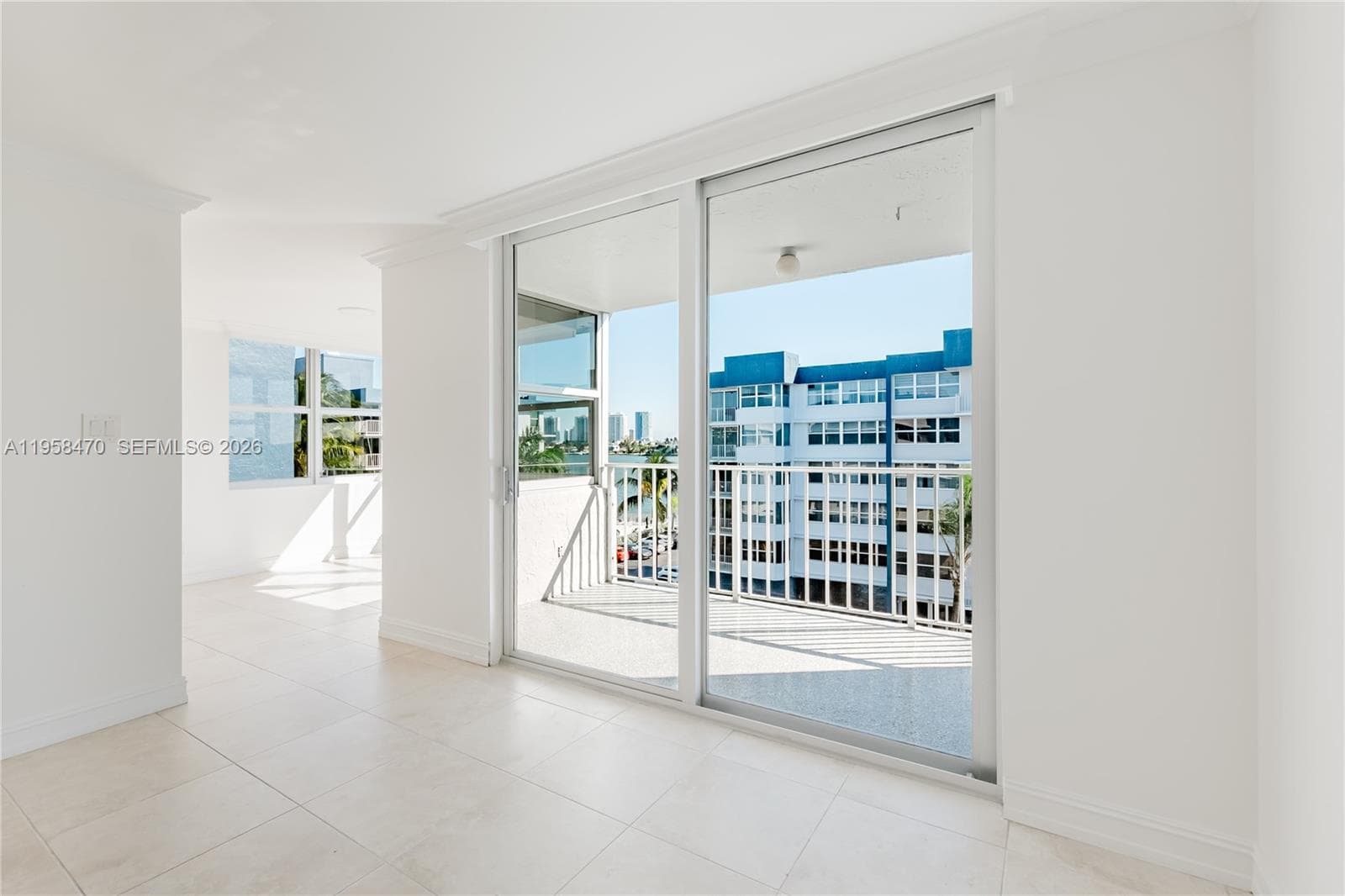 REEF WEST CONDO · #5I in North Miami Beach - Photo 4