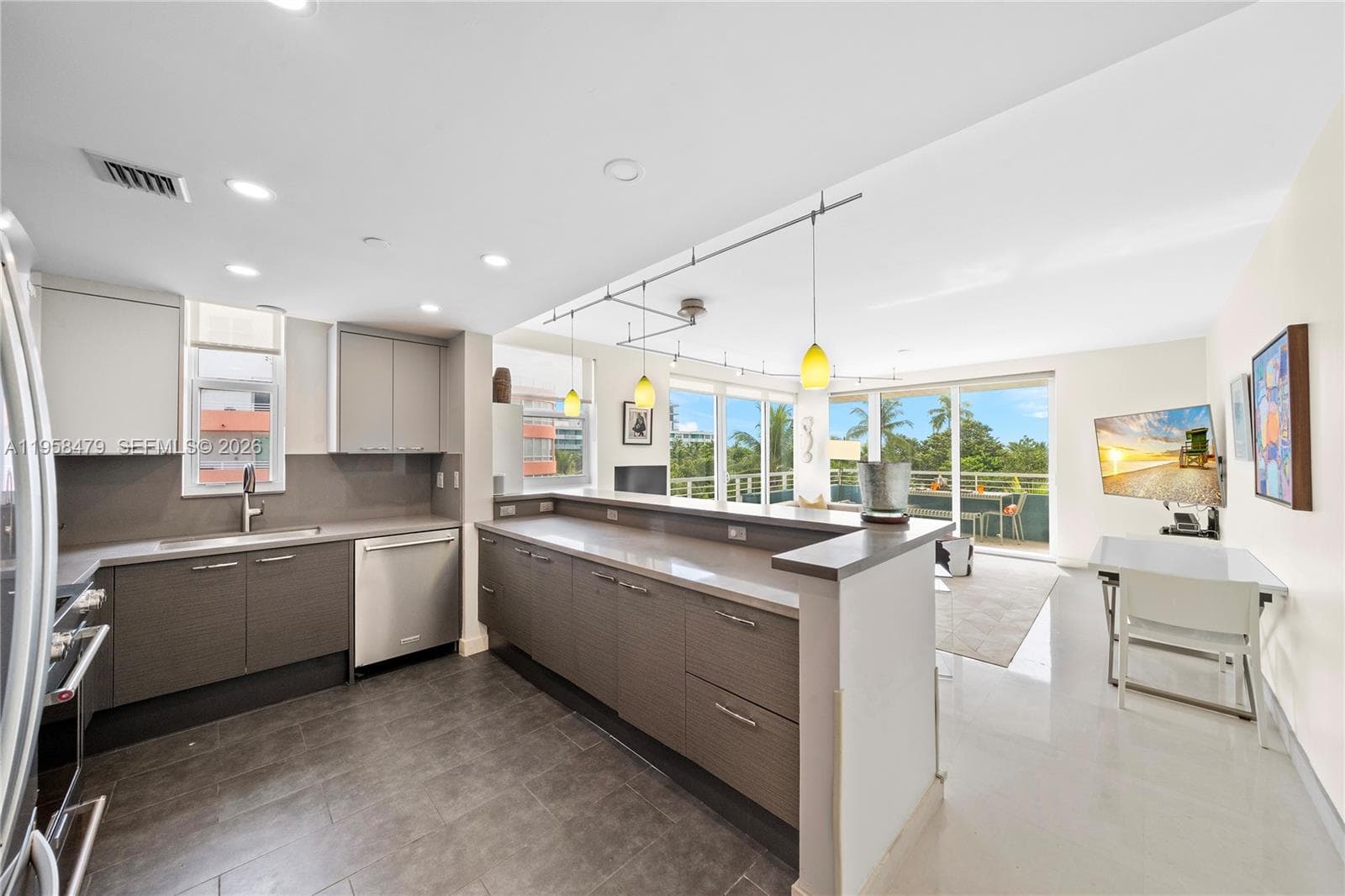 200 OCEAN DRIVE CONDO · #5D in Miami Beach - Photo 2