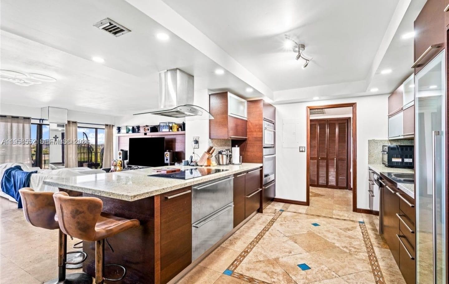 CRICKET CLUB CONDO · #811 in Miami - Photo 1