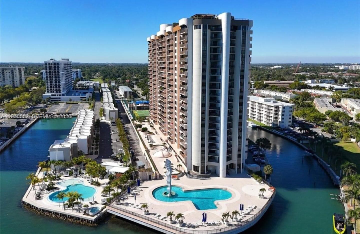 CRICKET CLUB CONDO · #811 in Miami - Photo 24