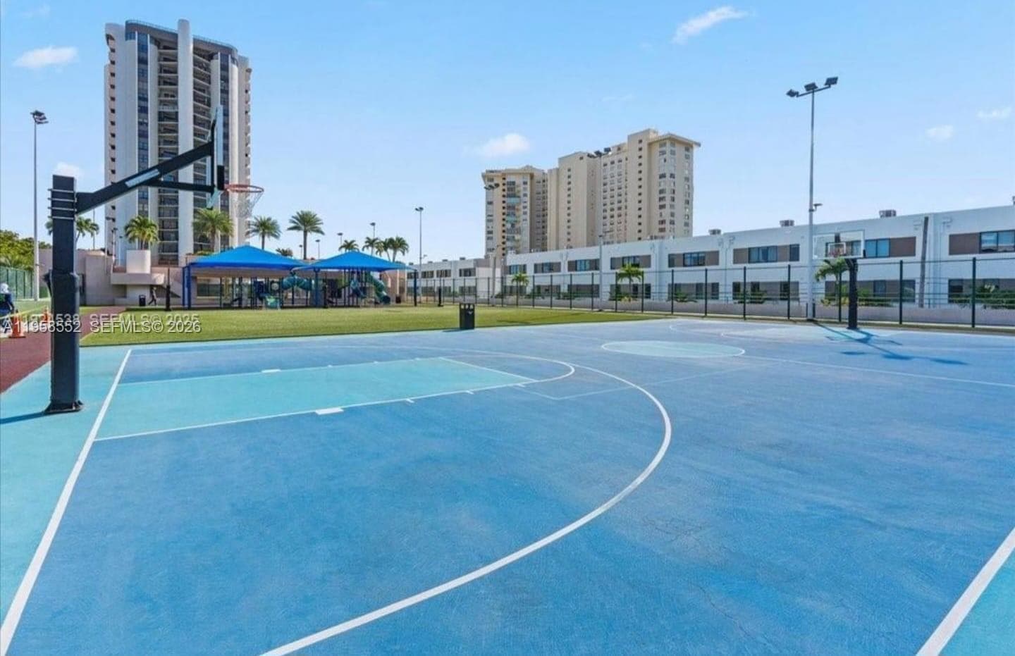 CRICKET CLUB CONDO · #811 in Miami - Photo 30