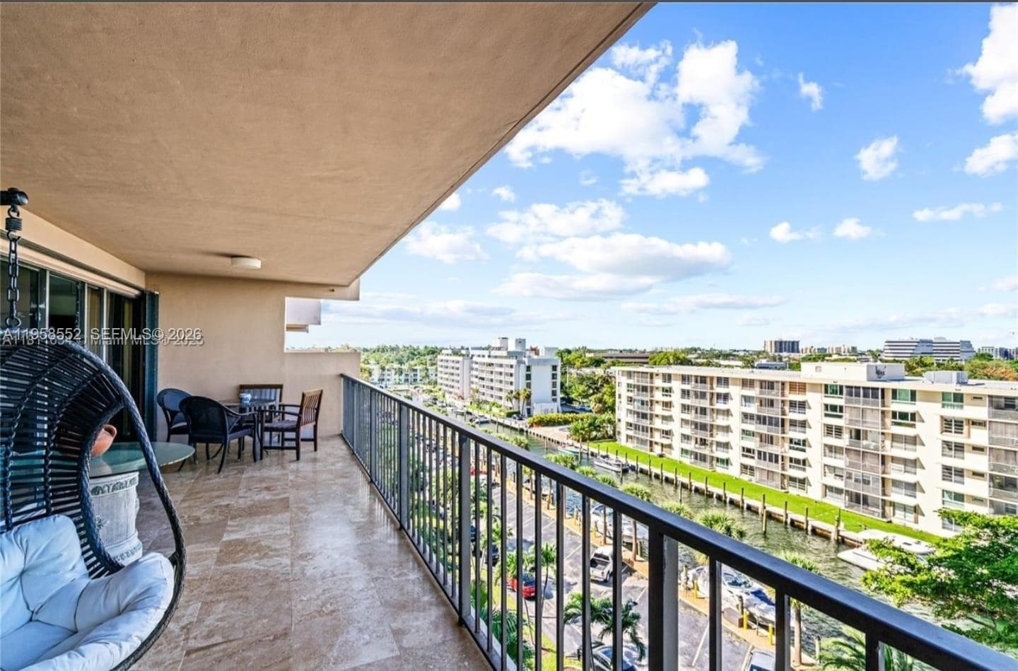 CRICKET CLUB CONDO · #811 in Miami - Photo 14