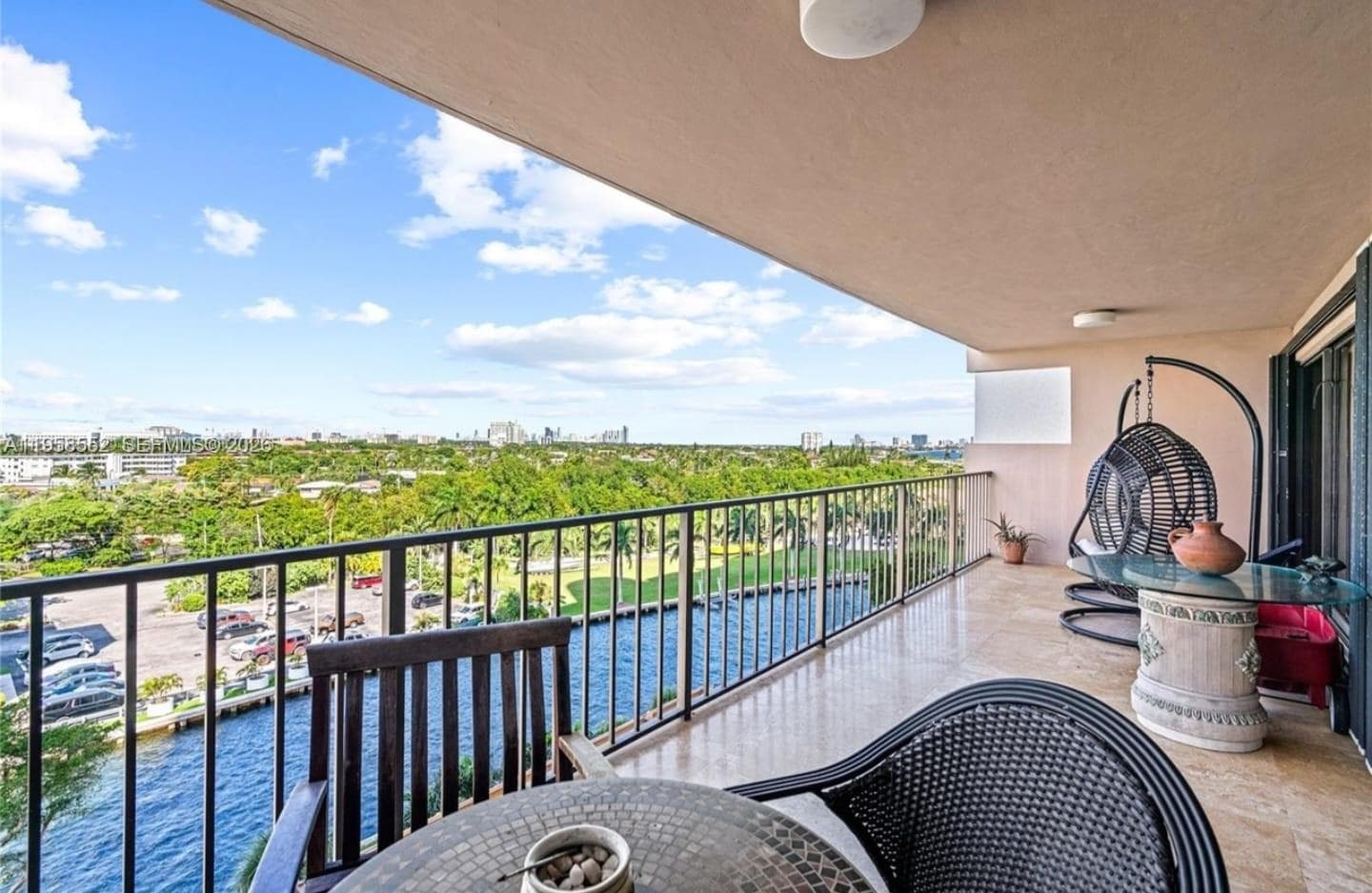 CRICKET CLUB CONDO · #811 in Miami - Photo 15